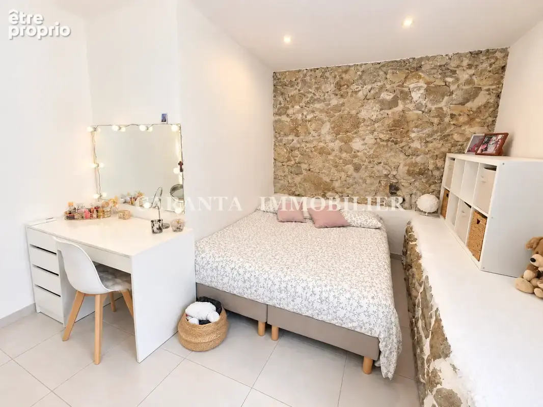 A vendre au Plan de la Tour Maison de village avec Terrasse 4 chambres plus Mezzanine, buanderie et remise - photo 9