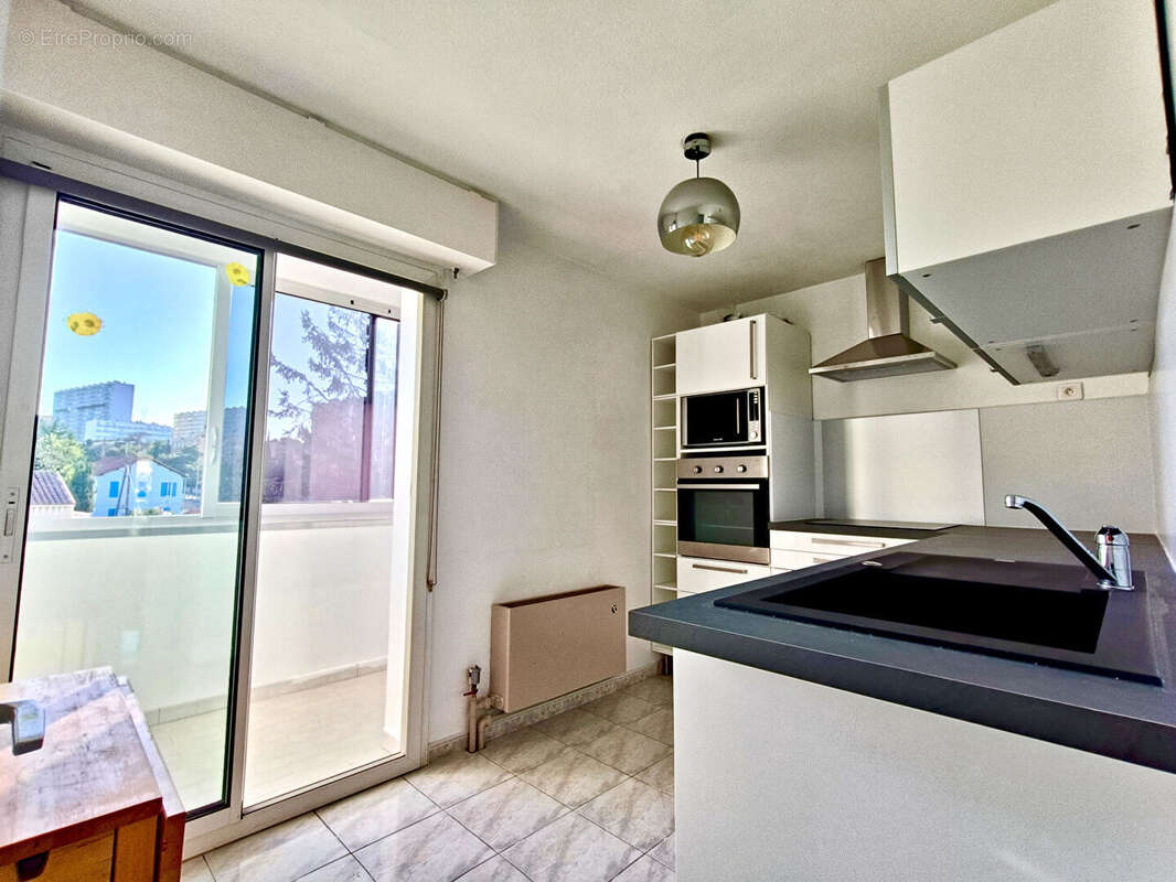 Appartement à MARSEILLE-15E