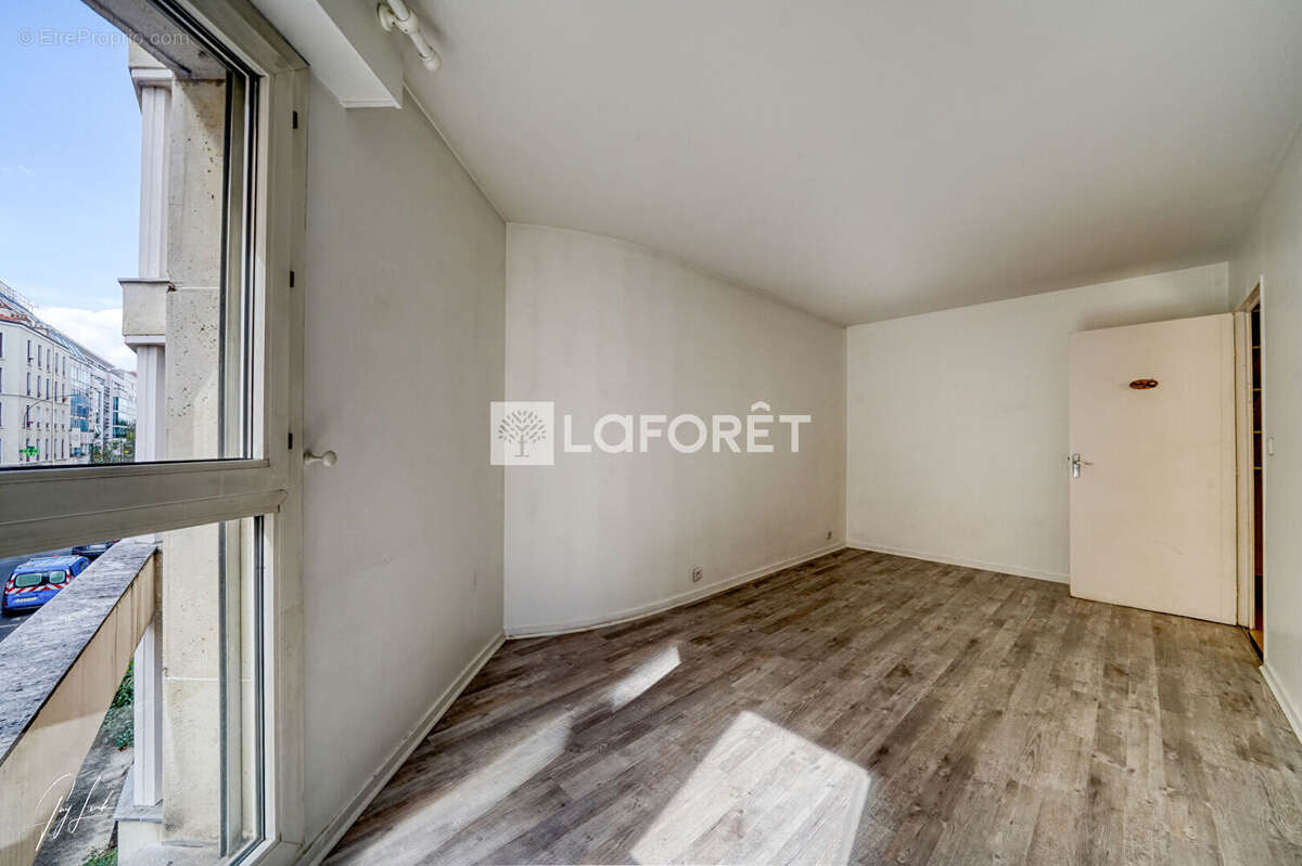 Appartement à LEVALLOIS-PERRET