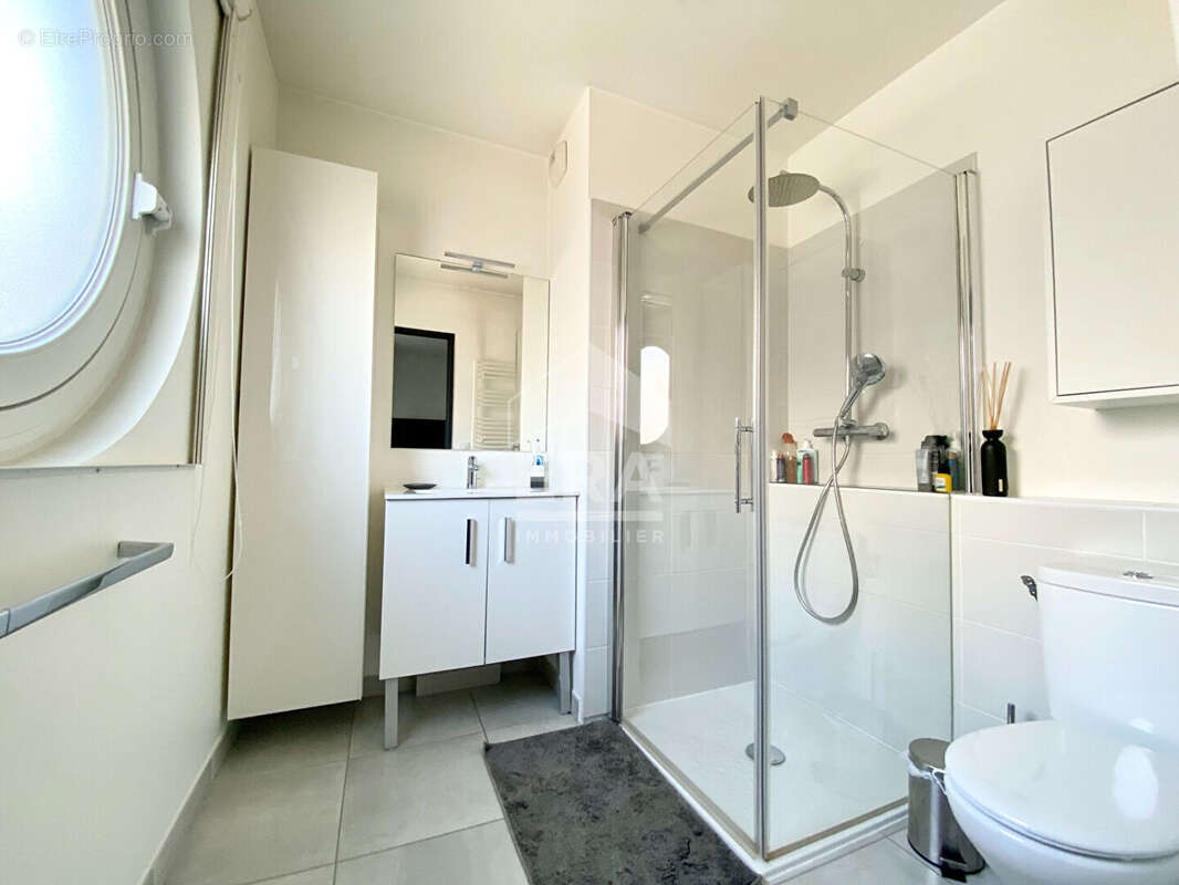 Appartement à MARSEILLE-4E