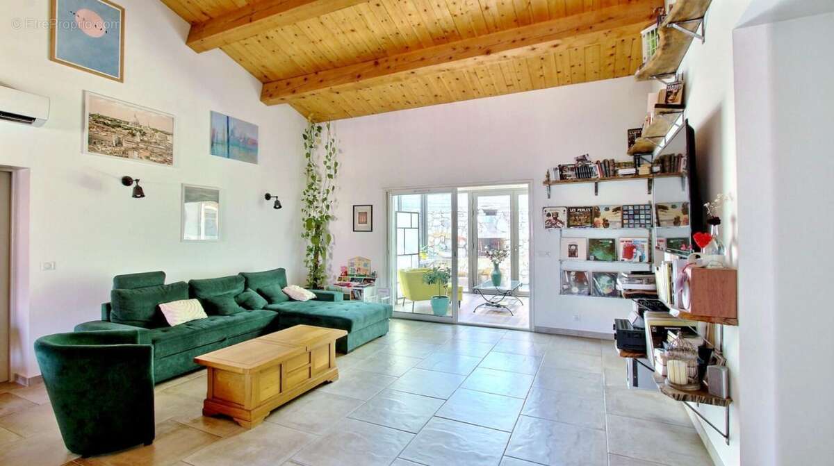 Maison à LE CANNET-DES-MAURES