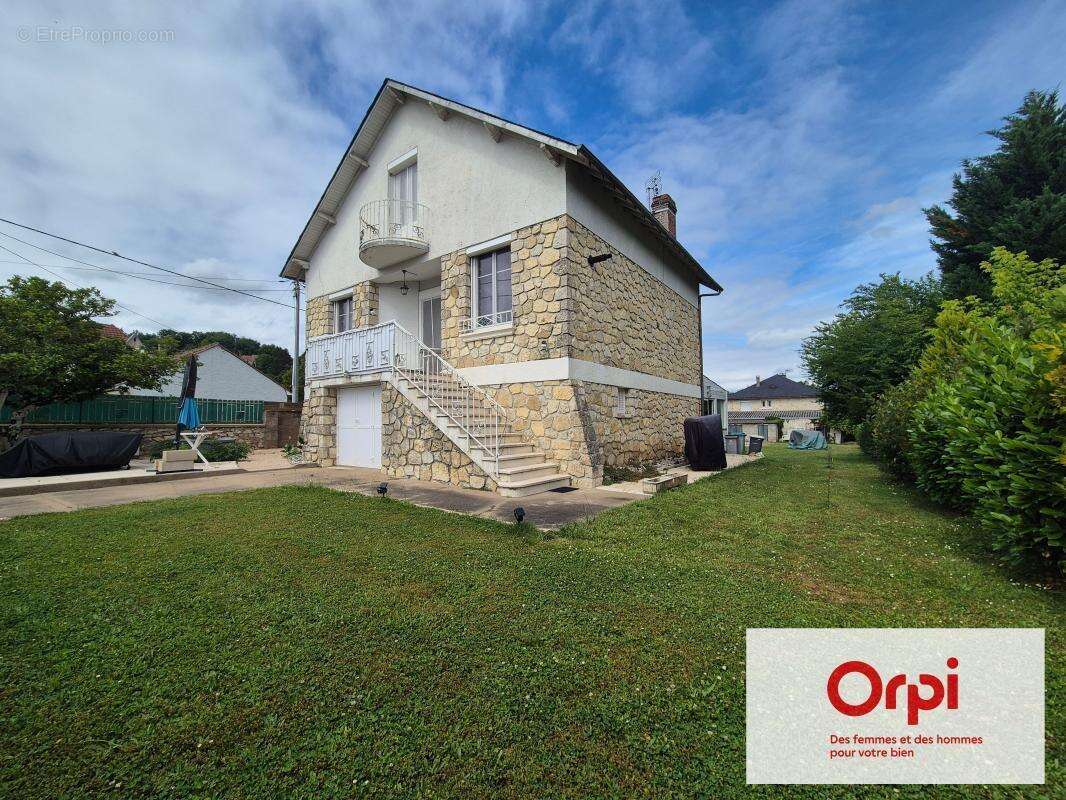 Maison à TERRASSON-LAVILLEDIEU
