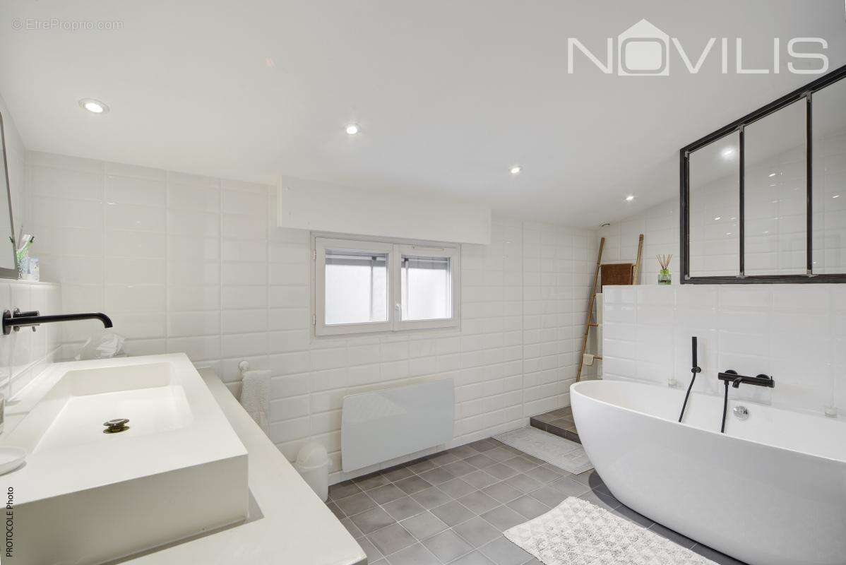 Maison à CASTELGINEST