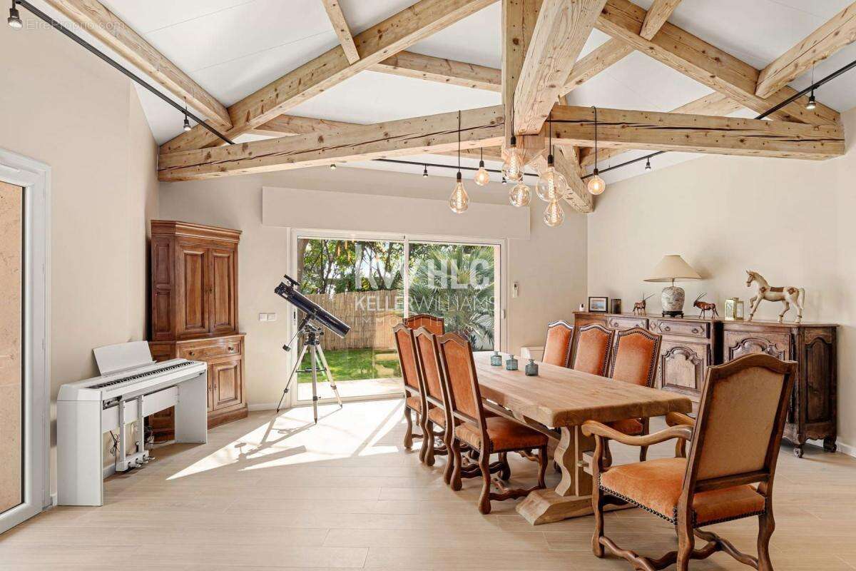 Maison à SAINT-LAURENT-DU-VAR