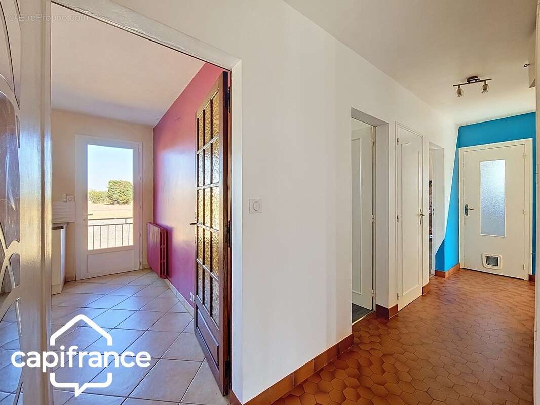 Maison sur sous-sol 121 m² – 5 chambres – terrain clos 1 305 m² – Saint-Jacques-de-Thouars, proximité immédiate de Thouars - photo 7