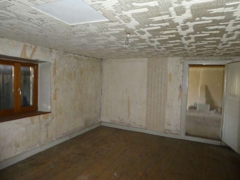 Maison à LE THILLOT