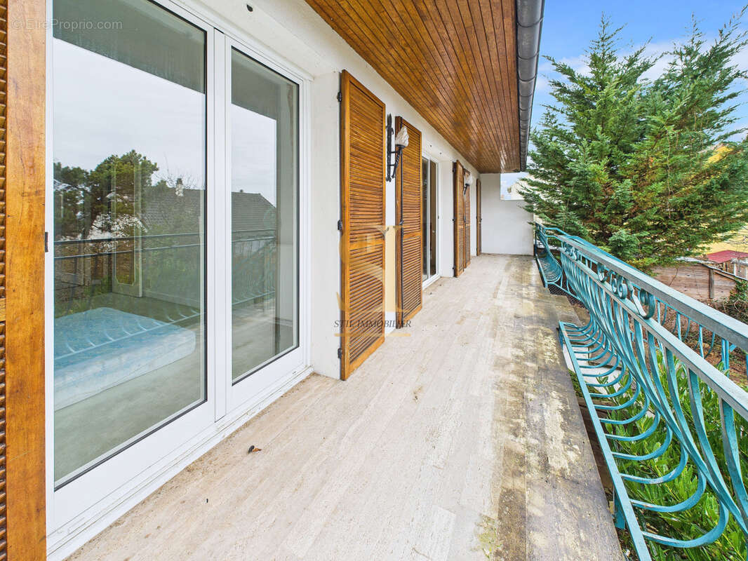 Maison à VIRY-CHATILLON