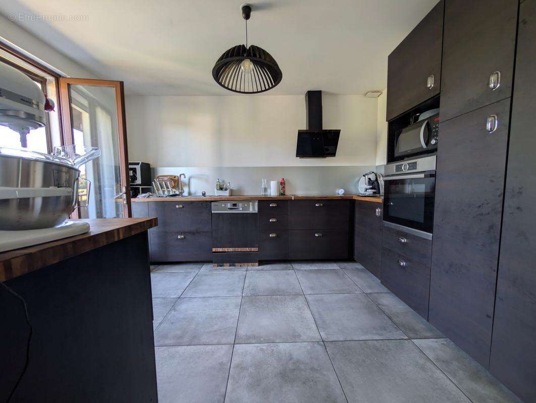 A vendre à BLOYE – Maison individuelle rénovée avec grand terrain et fort potentiel d'évolution - photo 6