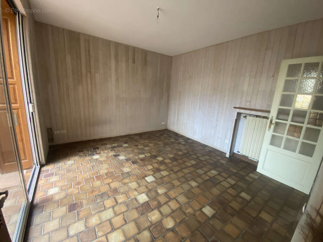 Maison à LOUVIGNE-DU-DESERT