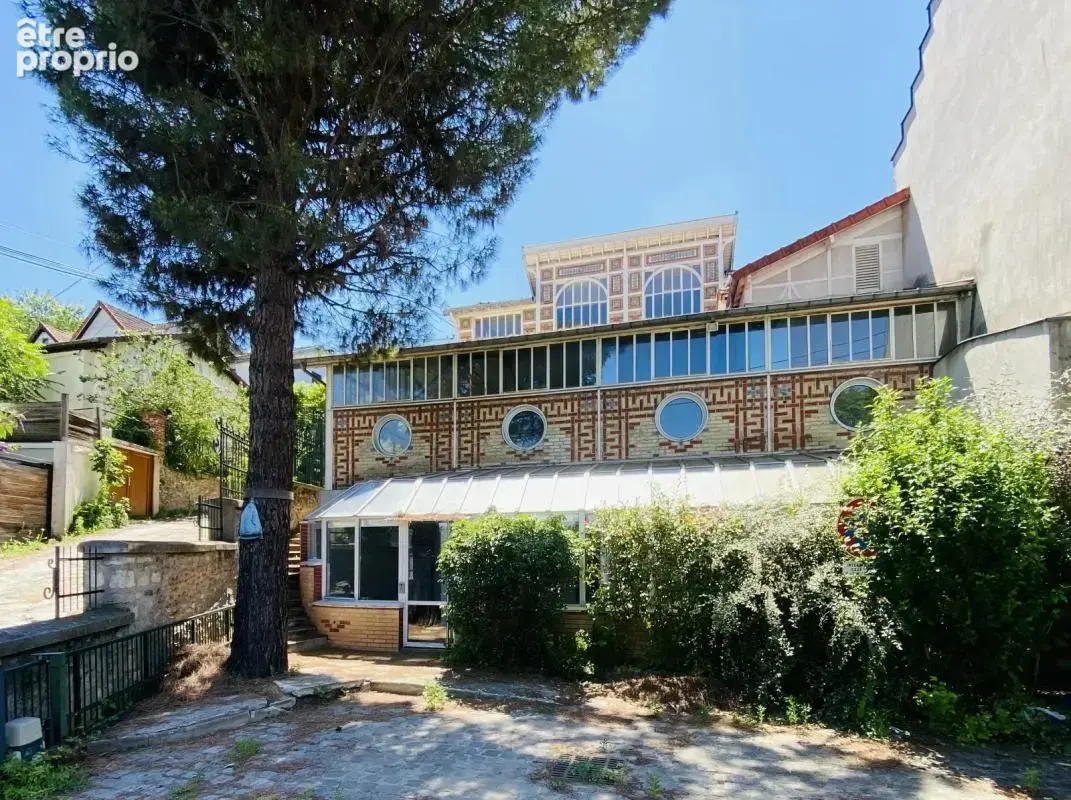 Photo Commerce à Meudon au prix de 1 249 992€