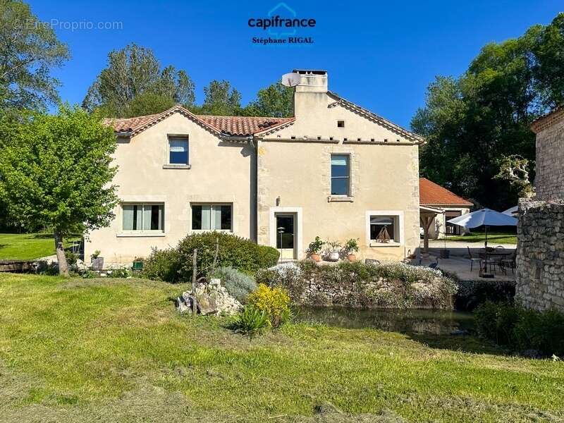 Maison à MONTCUQ