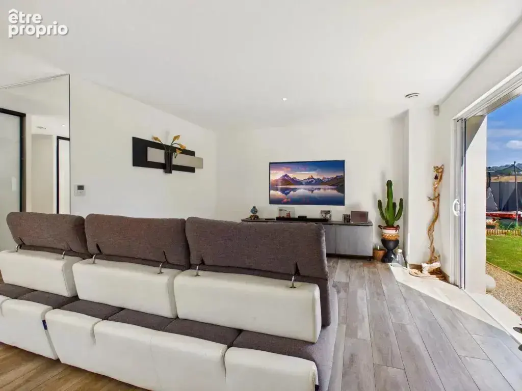 A vendre à Pégomas - Superbe Villa contemporaine de 144 m² avec piscine - photo 7