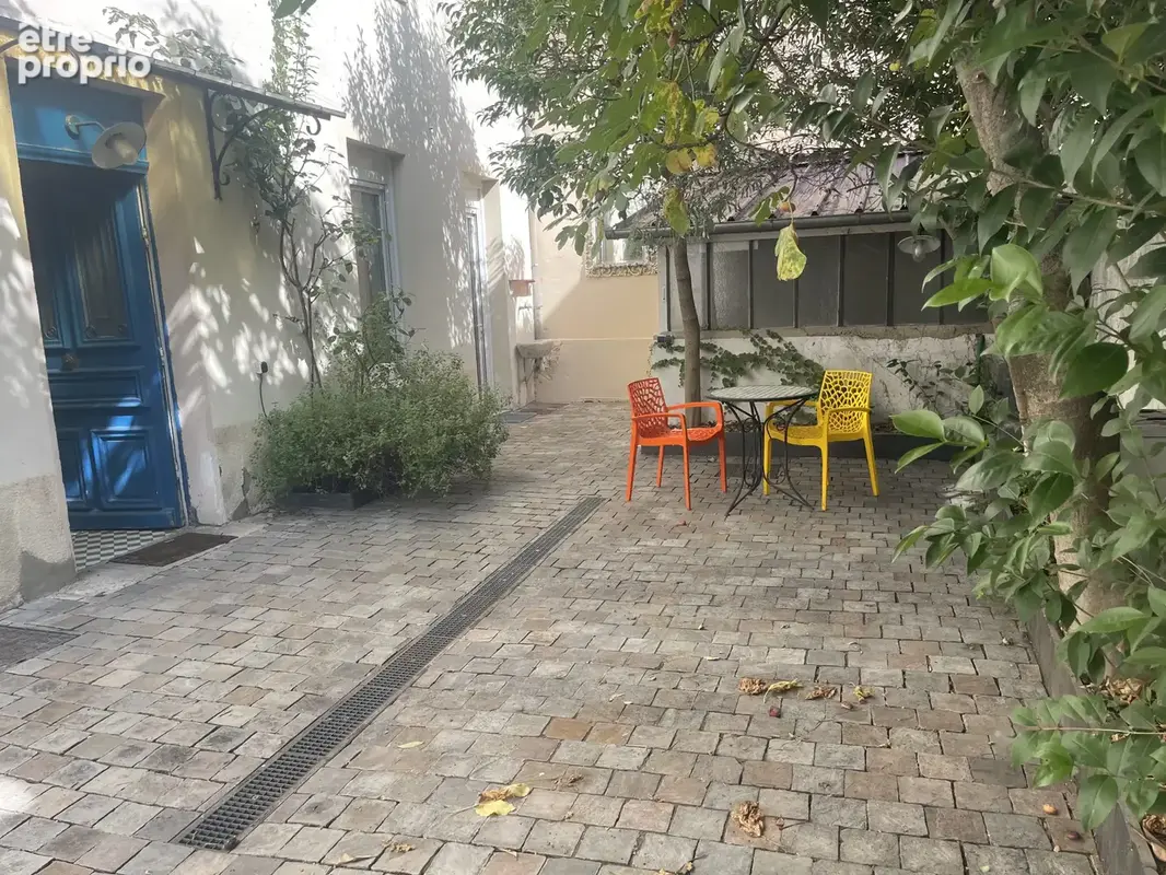 QUARTIER LAMARTINE - Maison de ruerénovée  avec terrasse et parking - photo 2