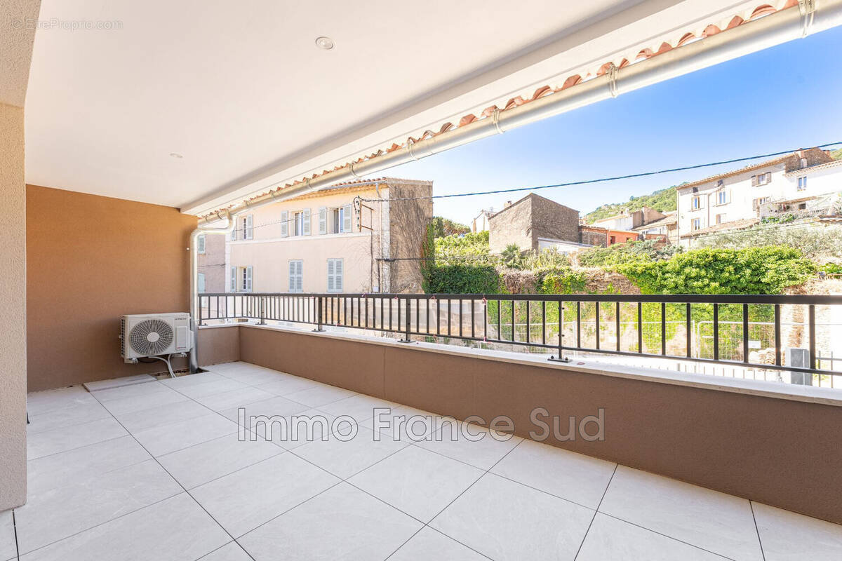 Appartement à LA GARDE-FREINET