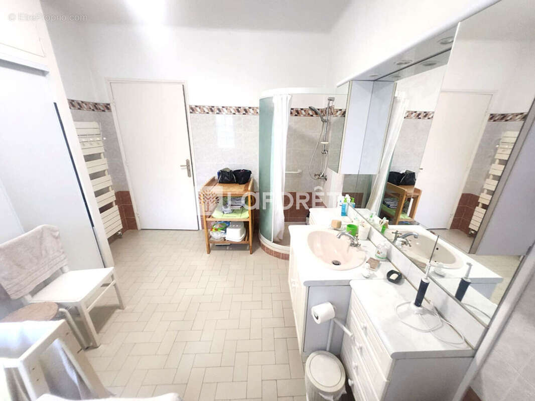 Maison + Appartement T3 La Seyne Sur Mer 6 pièce(s) 211 m2 - photo 11