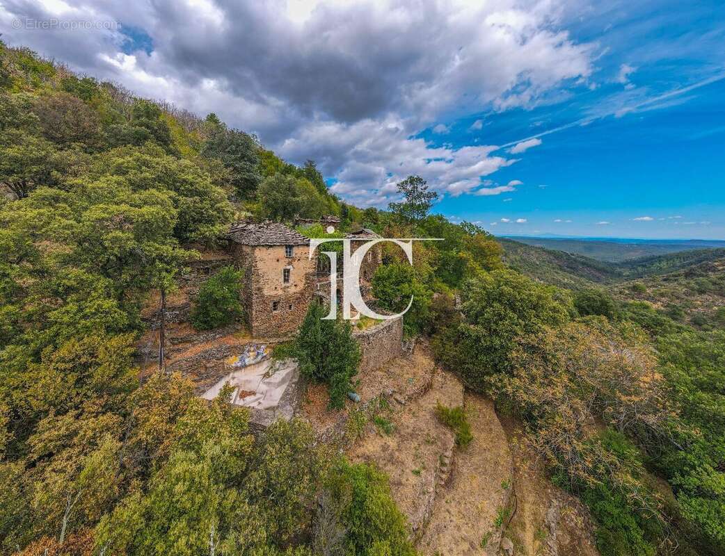Mas du xviii? à restaurer avec 5 ha de terrain - photo 8