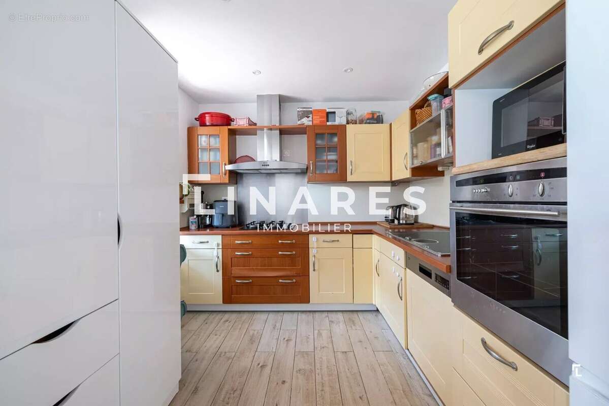 LE TIBOULEN - Appartement T4 de 80m² - Loggia - 13008 LA POINTE ROUGE - photo 4
