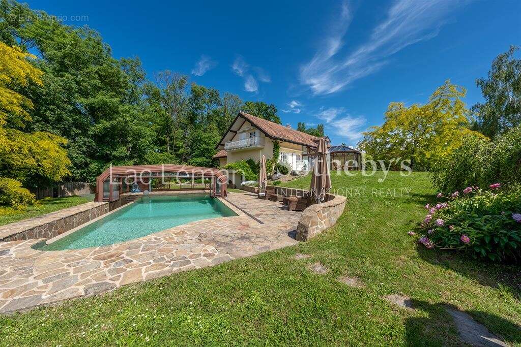 Propriété de caractère à deux pas du lac - photo 3