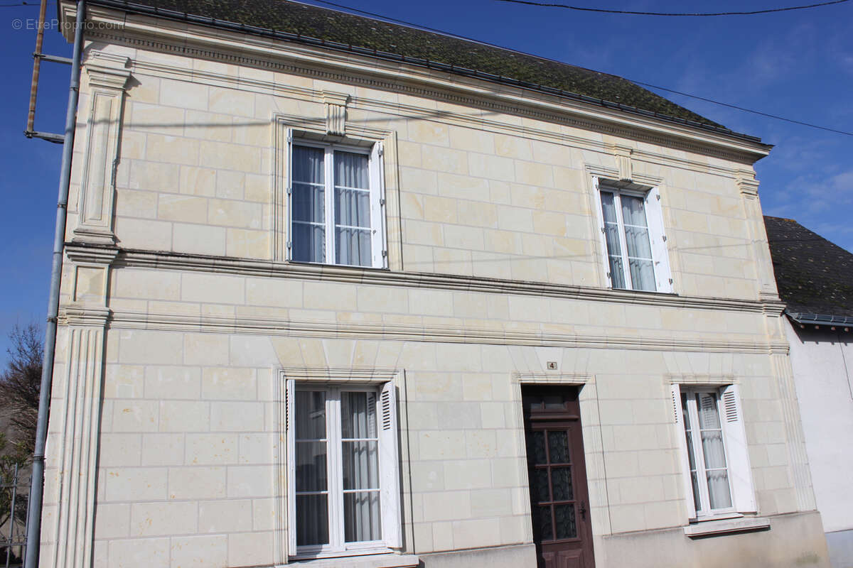 Maison 128 m² à Gizeux  - photo 10