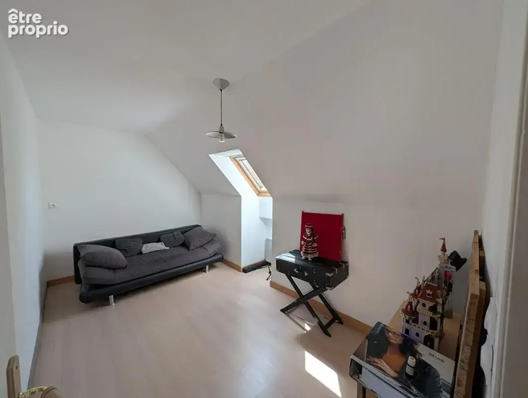 Pavillon 102 m² - Double salon-séjour - 4 chambres - La Loupe (28240) - photo 10