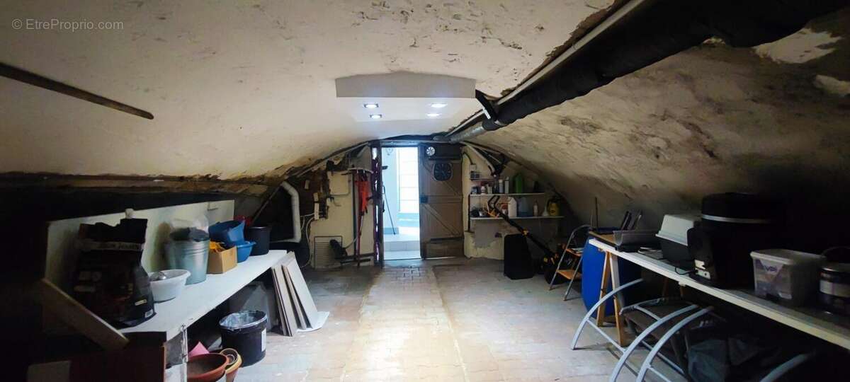 Maison à GREZIEU-LA-VARENNE