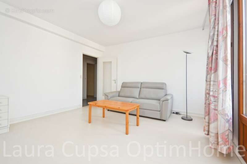 Appartement à FRESNES