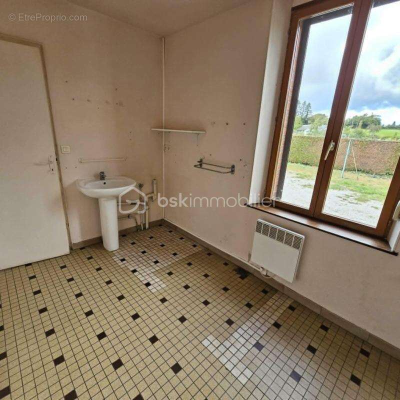 Maison de 113 m2 avec terrain de 700m2 et garages - photo 9