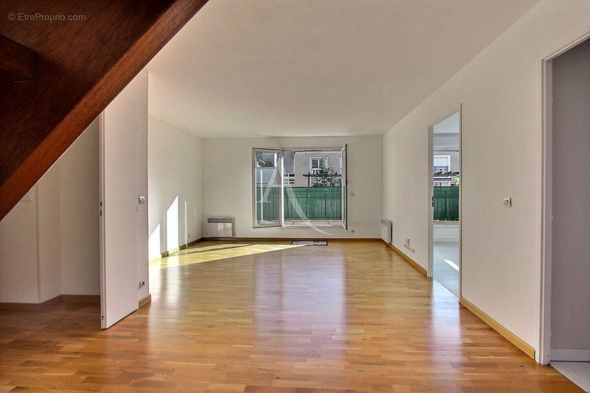 Appartement à VILLENEUVE-LA-GARENNE