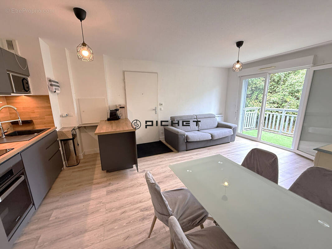 Appartement à MONTUSSAN