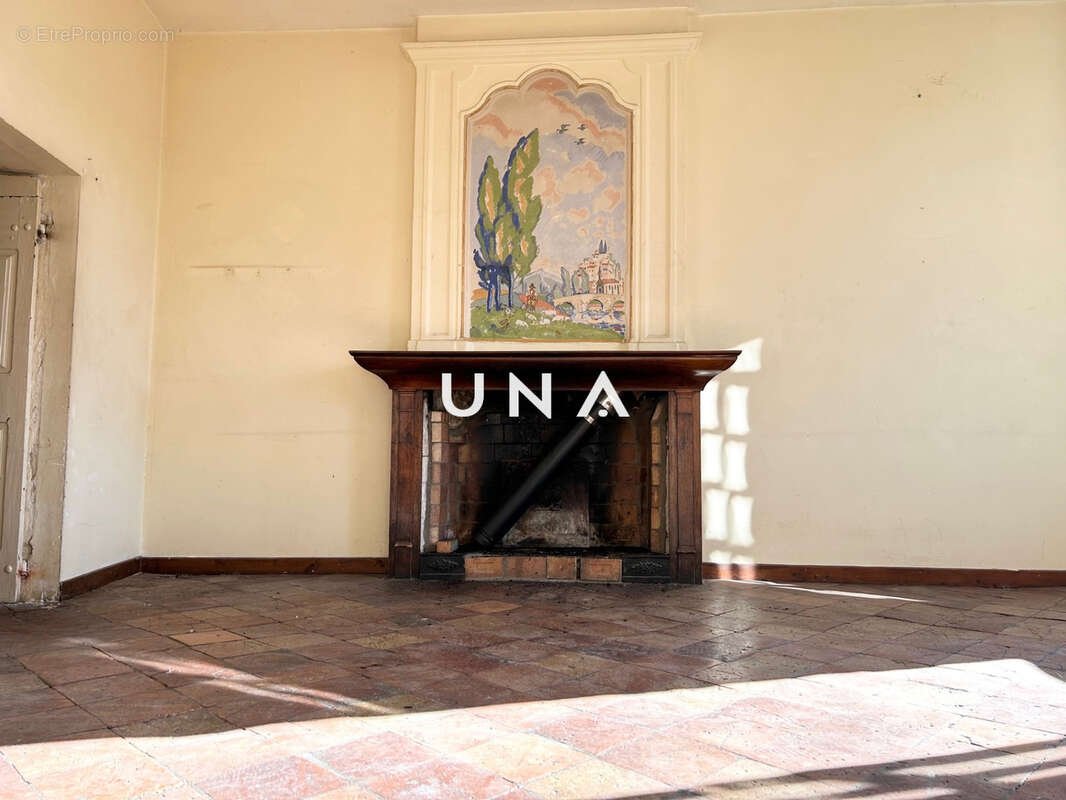 Maison à LA ROQUE-SUR-CEZE