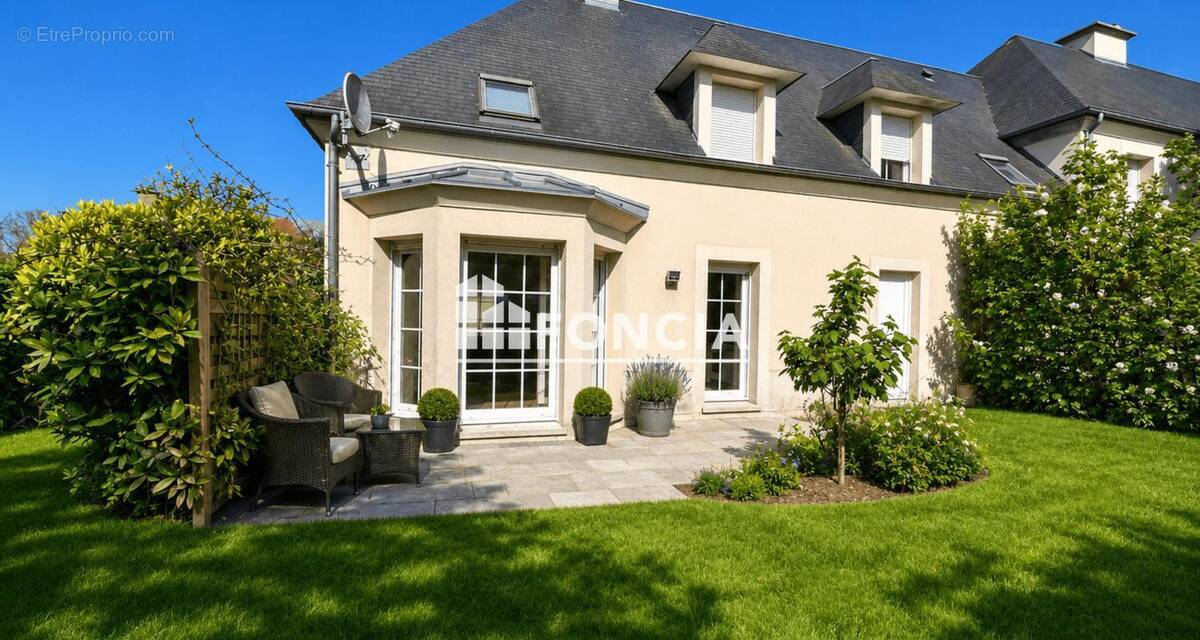 Maison à MATHIEU