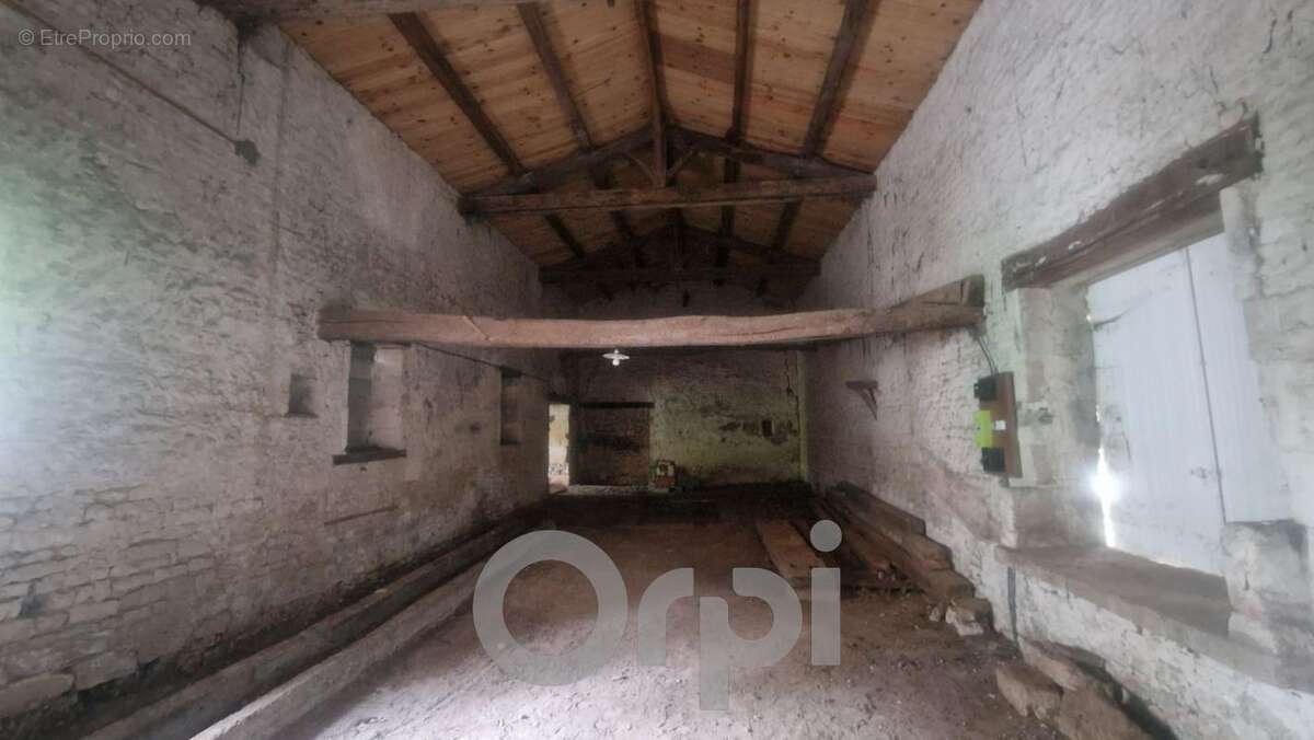 Maison à CROIX-CHAPEAU