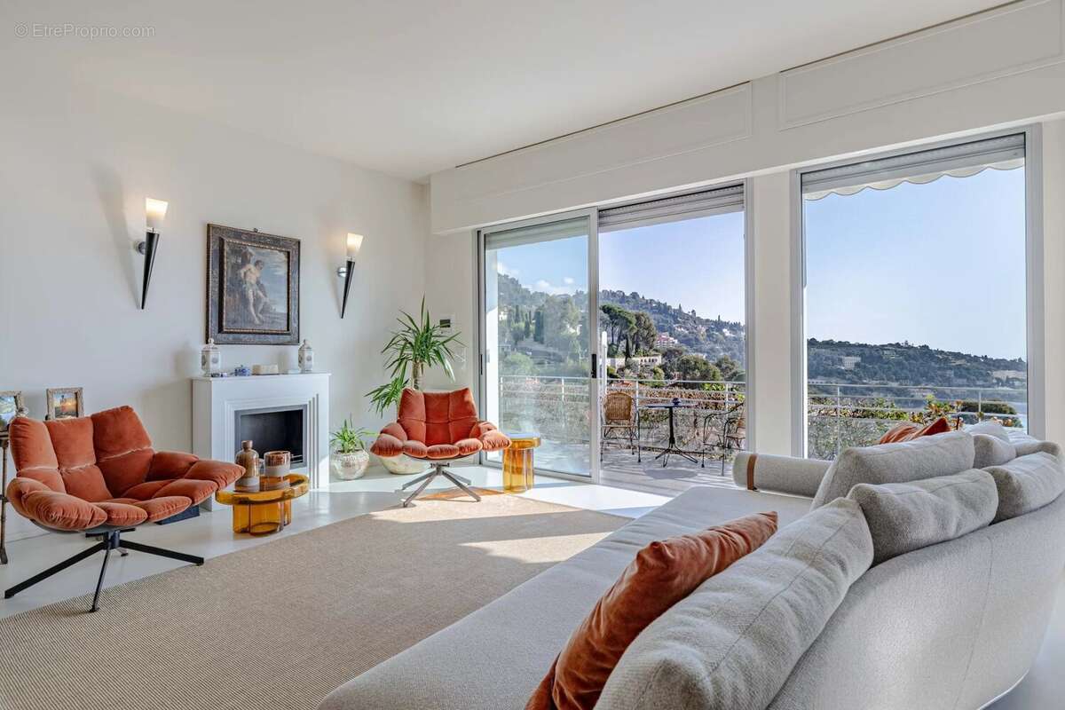 Villefranche sur Mer - Spectaculaire 3p avec terrasse et jardin vue panoramique, garage partagé en sus - photo 5