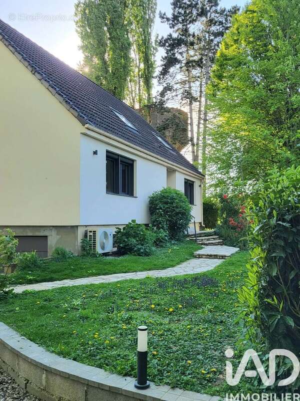 Maison 158 m² à Frieres-Faillouel  - photo 4