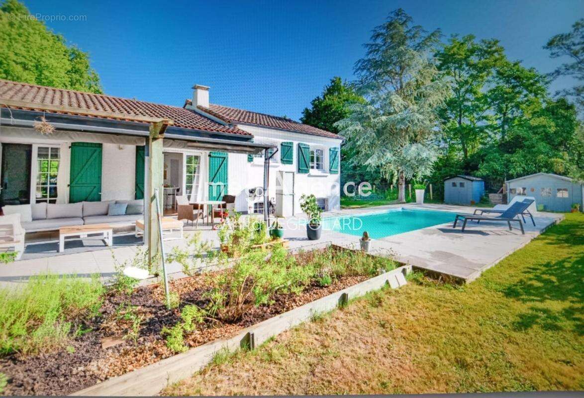 Maison à LES CLOUZEAUX