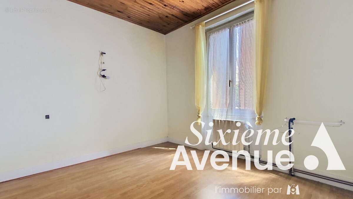 Maison avec appartements et ateliers Venissieux 13 pièce(s) 435m² m2 - photo 8