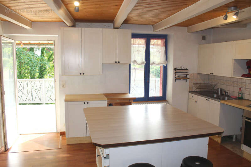 Maison à CEYZERIAT