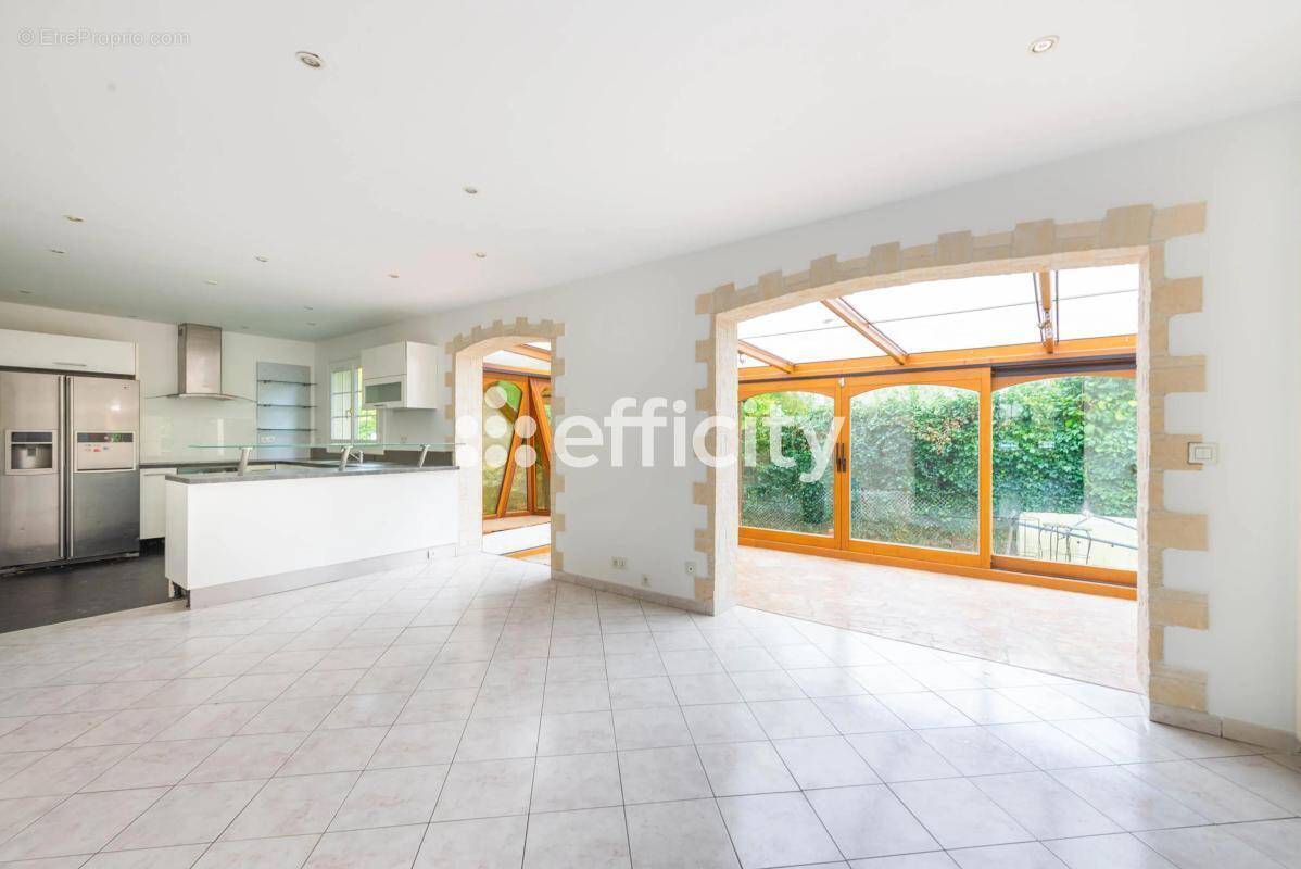 Maison à BOIS-D'ARCY