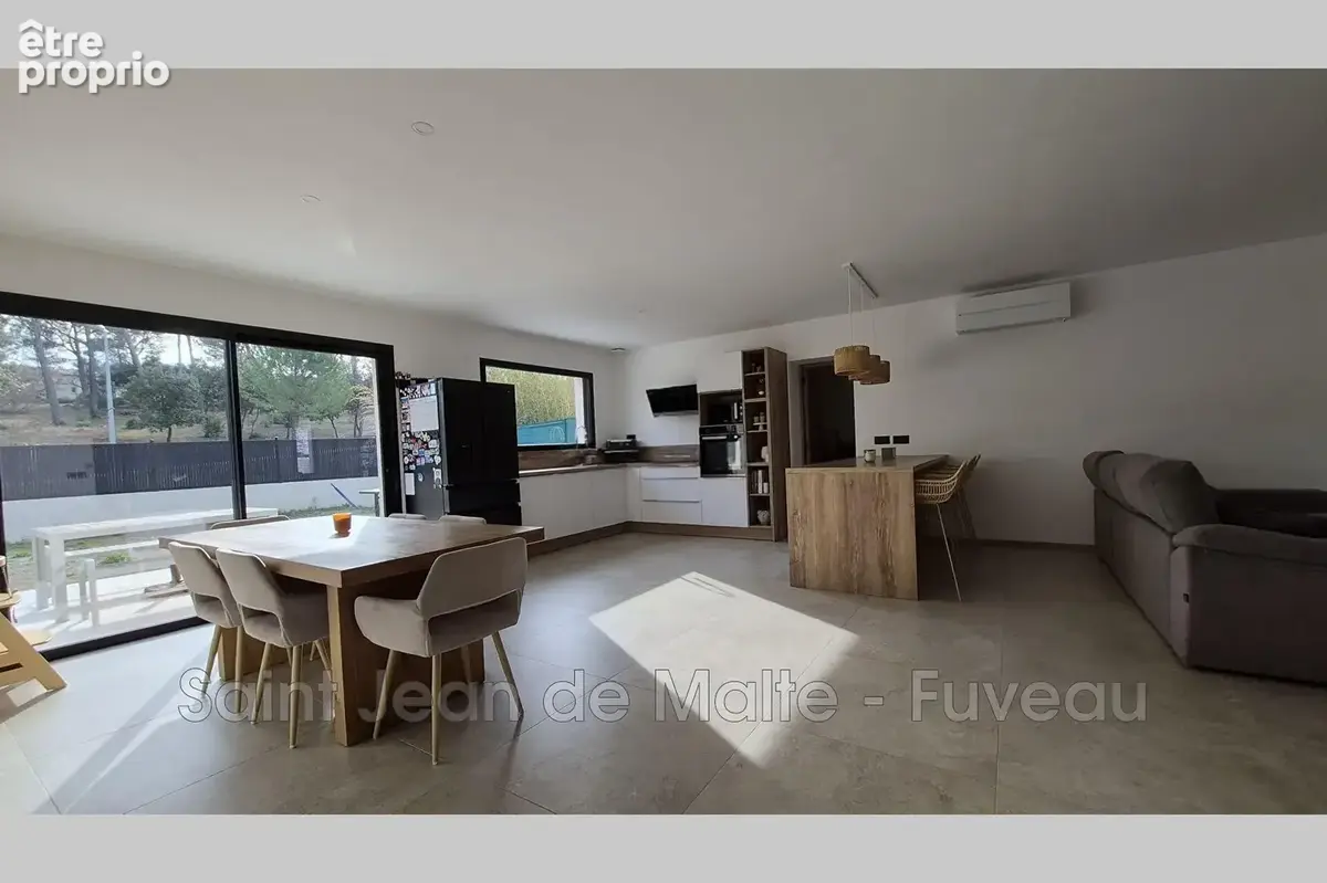 Photo Maison à Rousset au prix de 590 000€