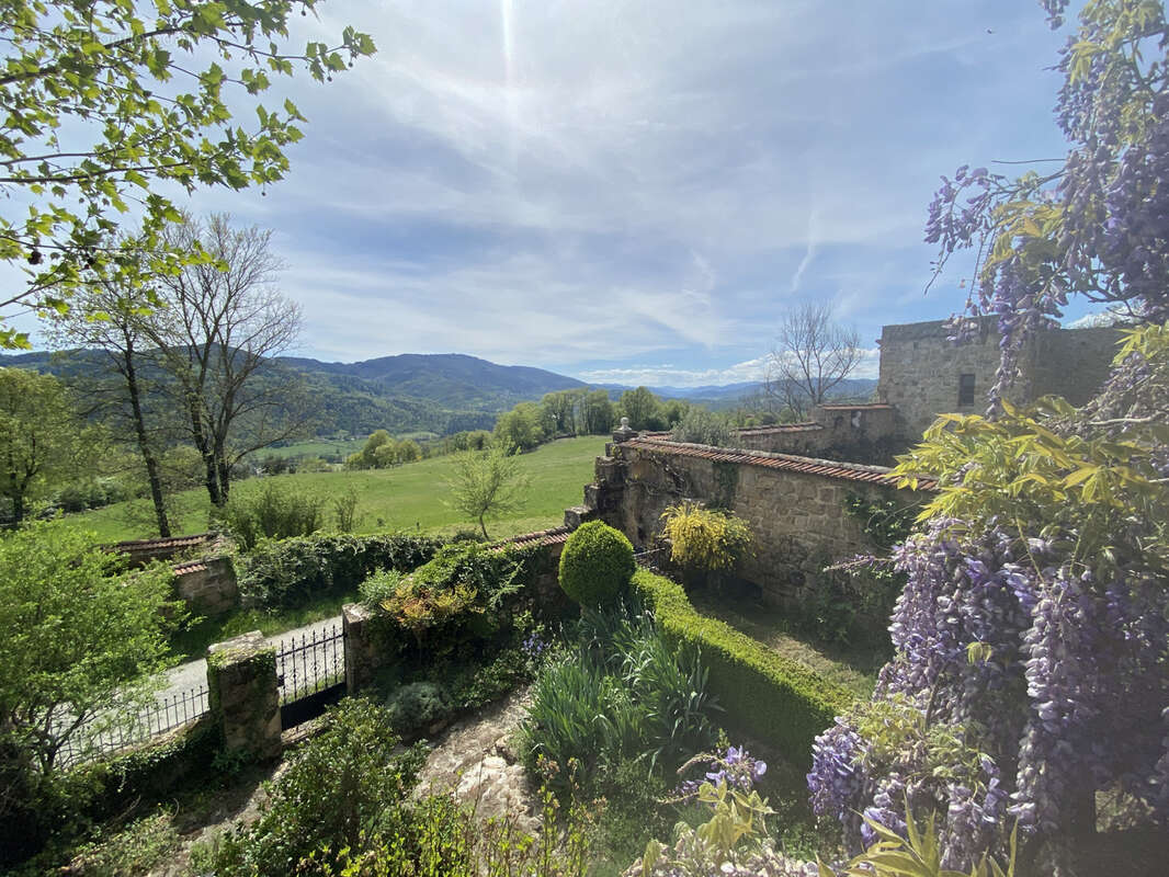 Maison à COLOMBIER-LE-VIEUX