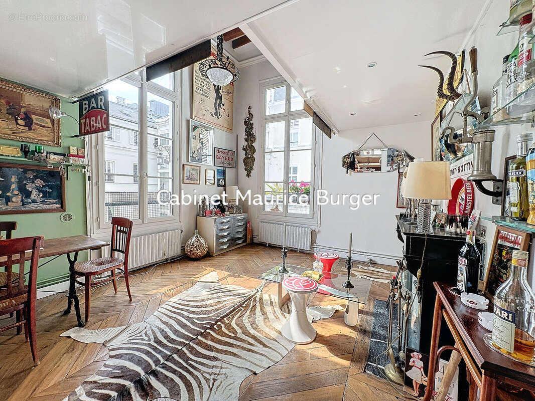 Appartement à PARIS-8E