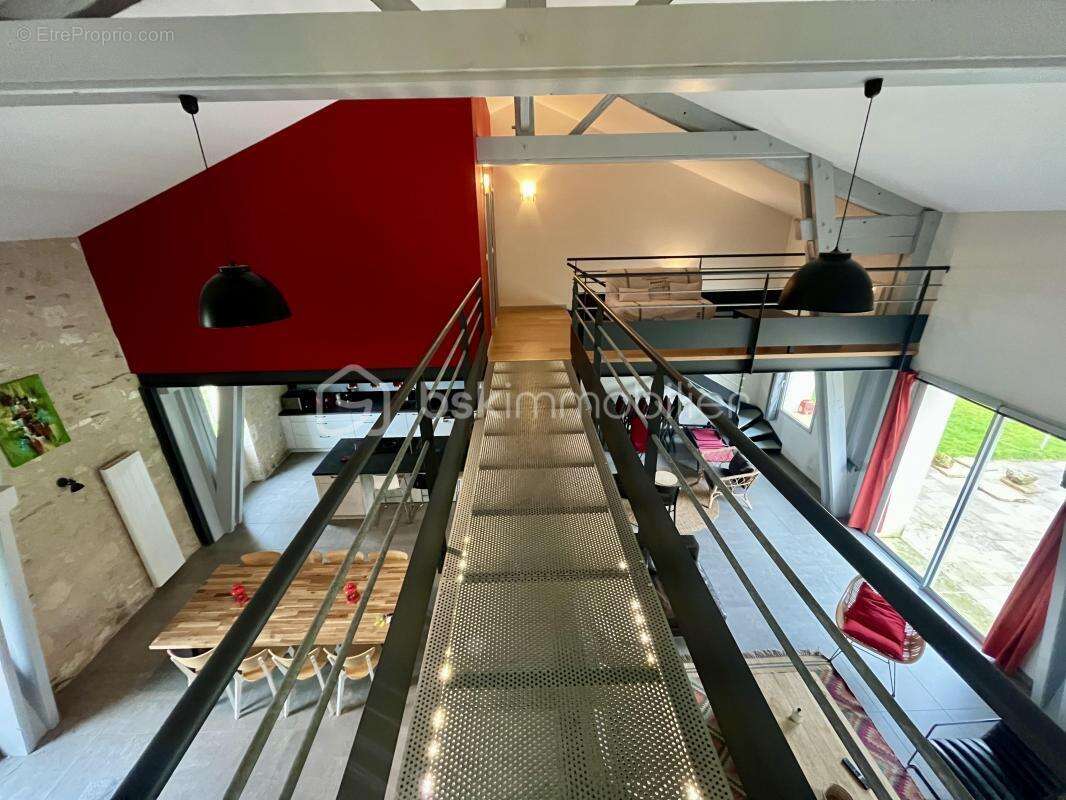 Maison à MONTPEYROUX