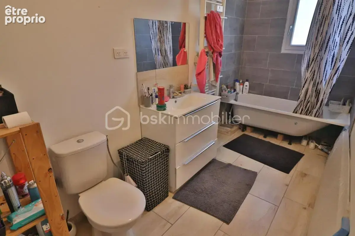 Maison R+1, 112m² habitable sur 320m² de terrain, 3 chambres, piscine - photo 9