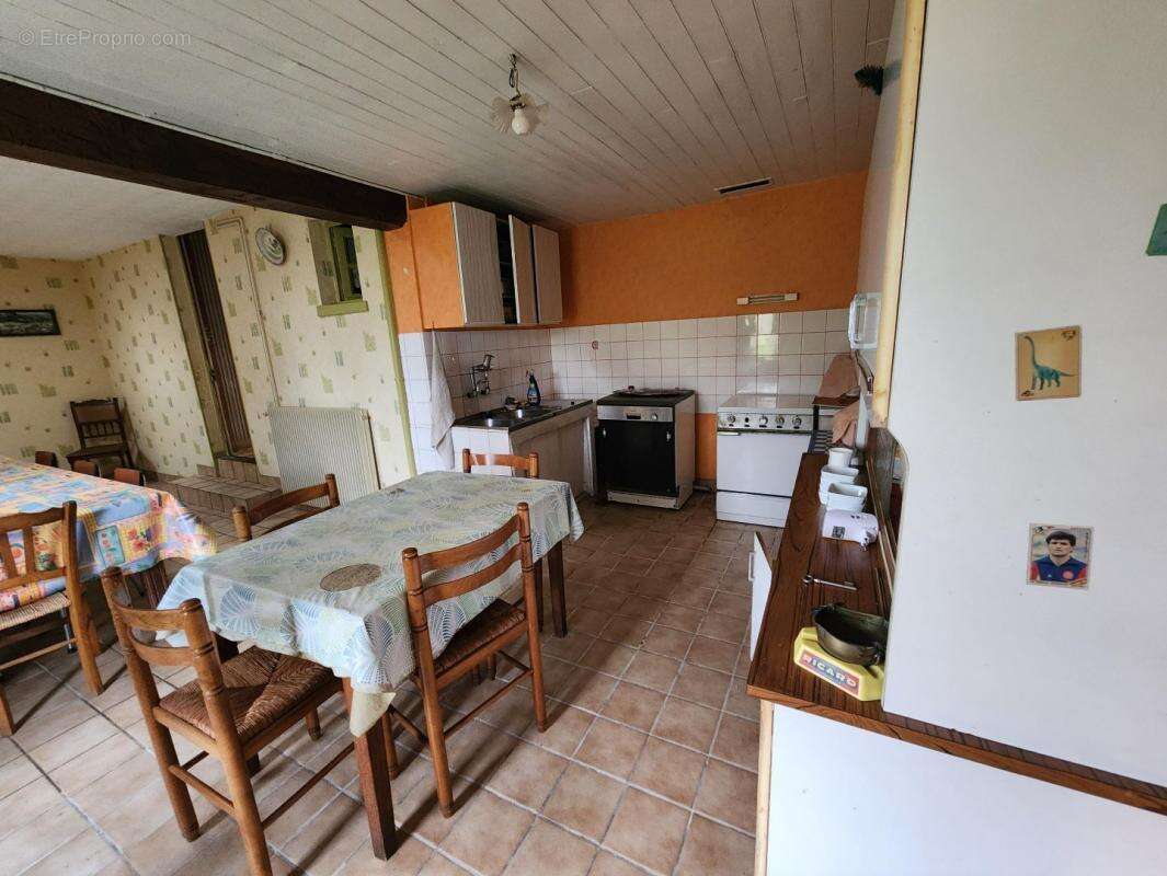 Maison à MEZIERES-SUR-ISSOIRE