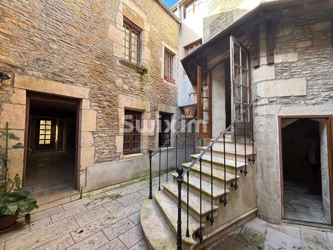 Propriété de caractère de 268 m² avec tour médiévale - photo 19