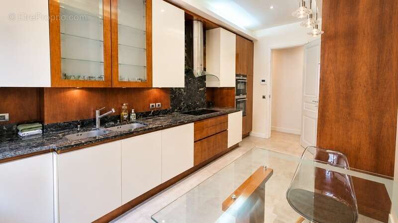Appartement à PARIS-7E