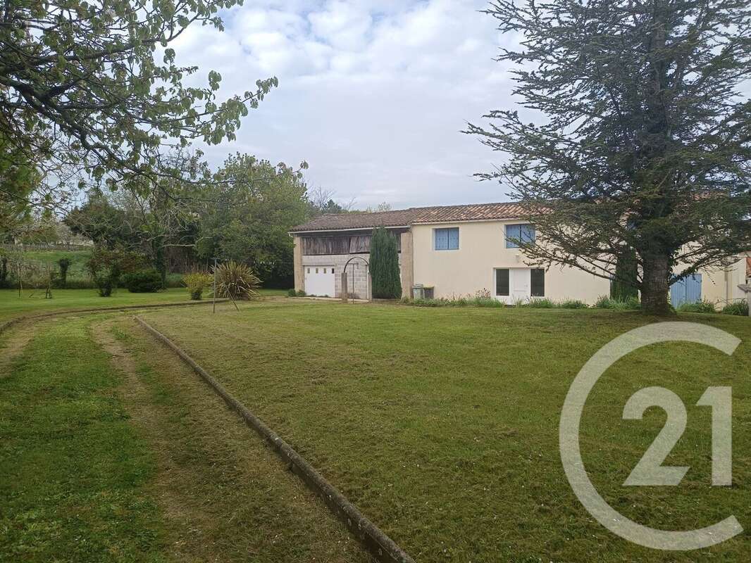 Maison à CHENAC-SAINT-SEURIN-D&#039;UZET