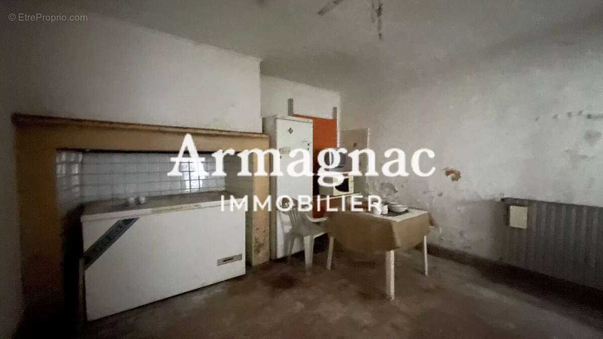 Maison à VIC-FEZENSAC