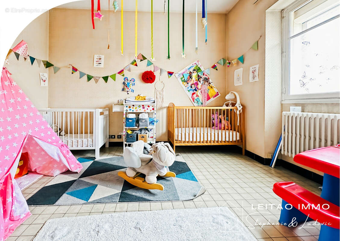Maison 7 PIECES + 2 grands garages - photo 5