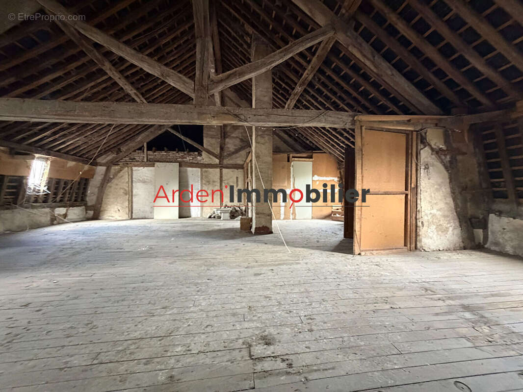 Maison spacieuse à vendre à Château-Porcien - Réf. 12827 - photo 10